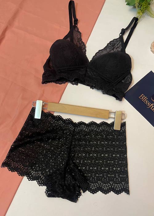 h লেইস নেট ব্রা ও প্যান্টি সেট - Image 1